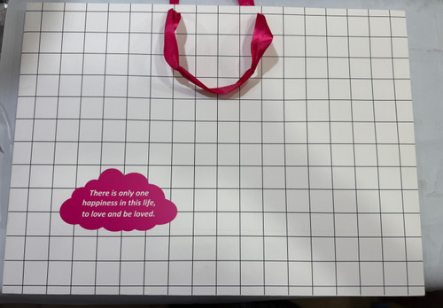 بگ خیلی بزرگ چهارخانه سفید